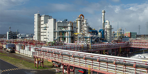 Photo of the pilot plant for the production of MDI.